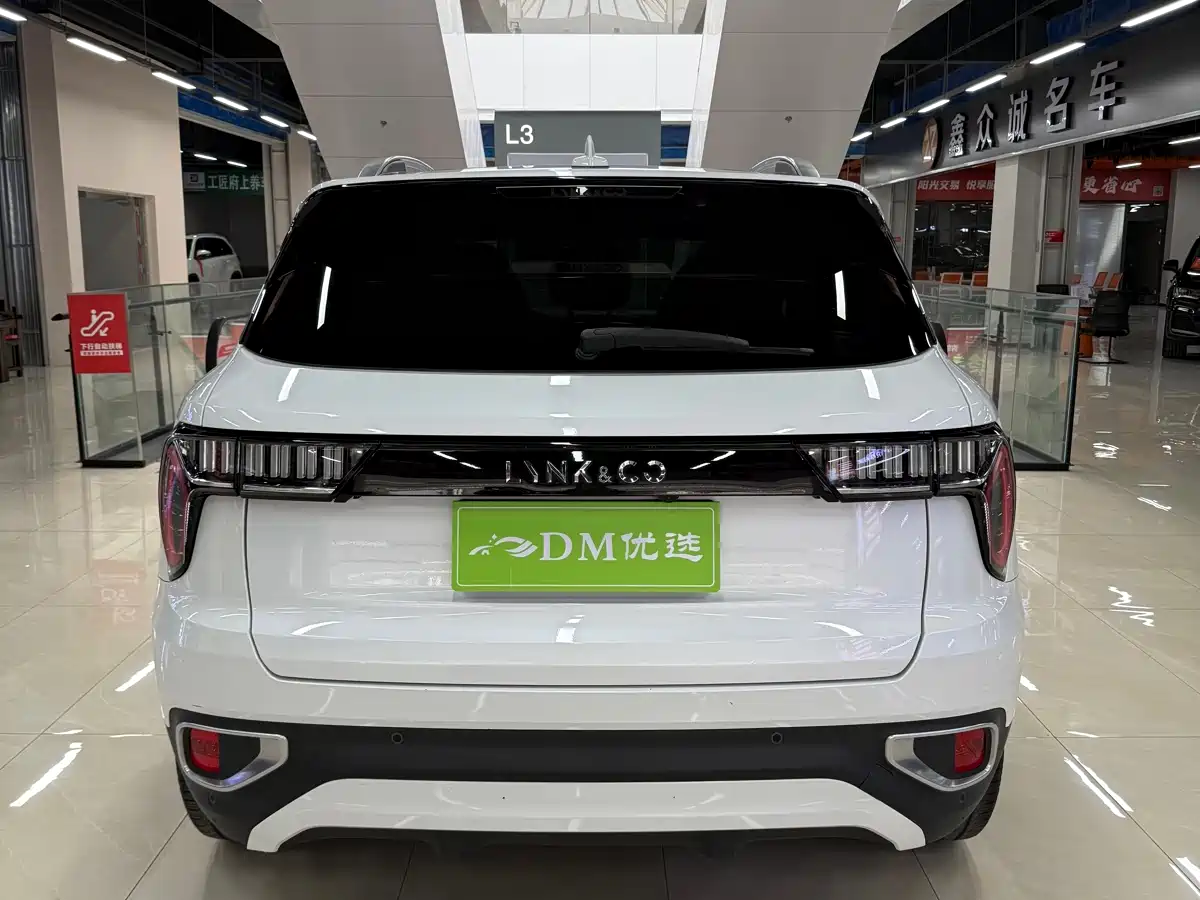 Lynk & Co 01 2019 2.0T 2WD Pro Edition China V фото 8