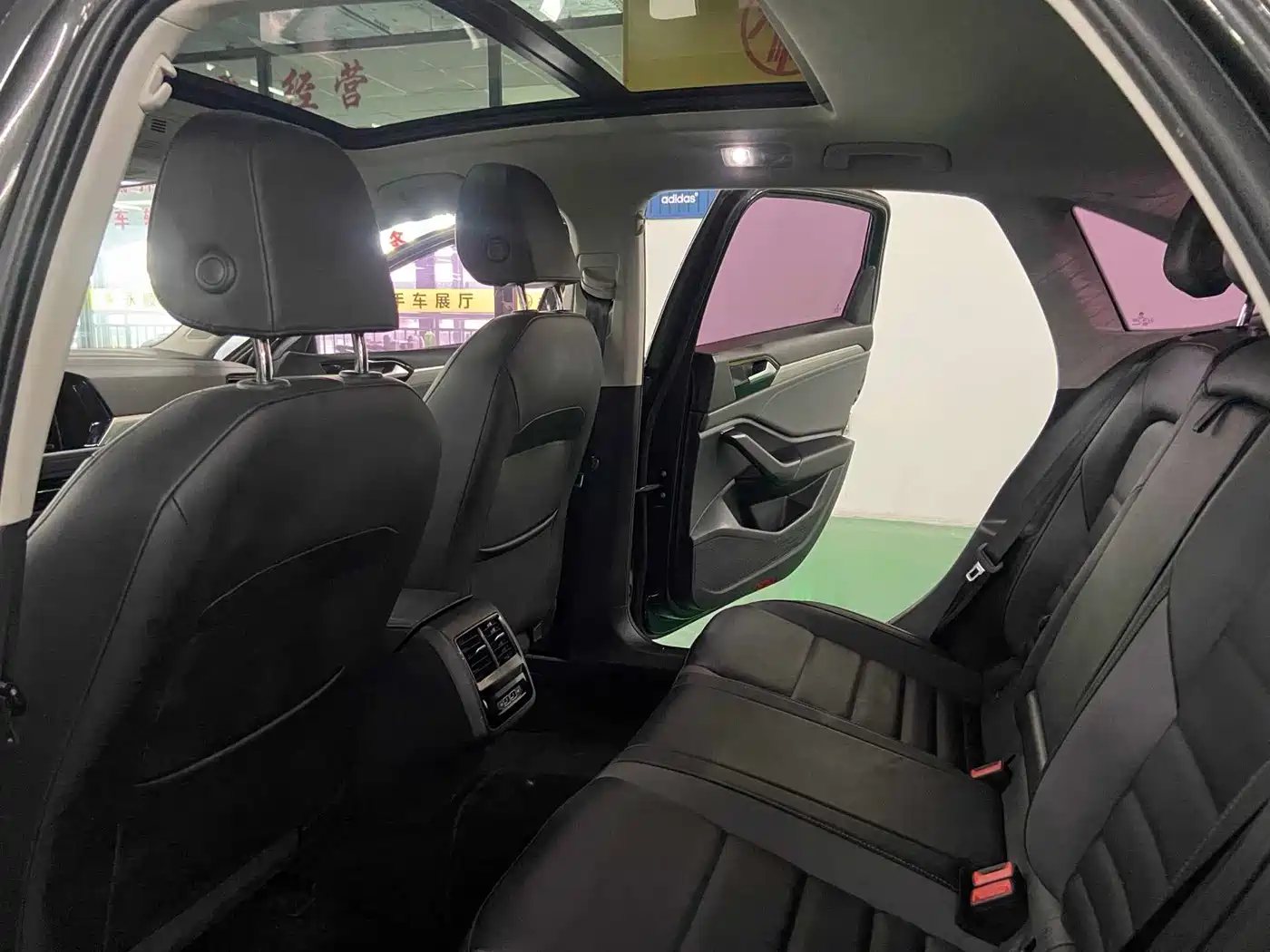 Volkswagen Sagitar, миниатюра 6