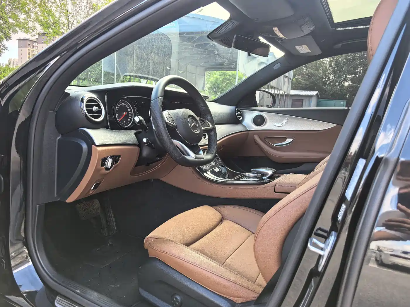 Фото 4 - Mercedes-Benz E-Class