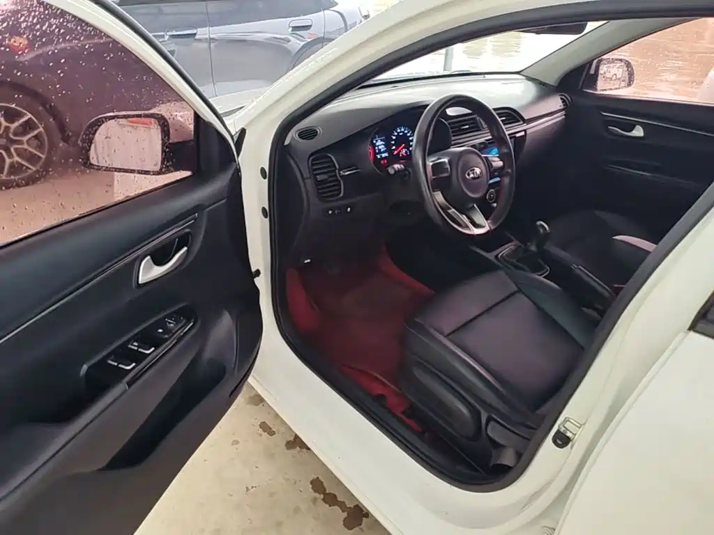 Kia K2 2018 2017 Sedan 1.4L MT 15th Anniversary Special Edition GLS