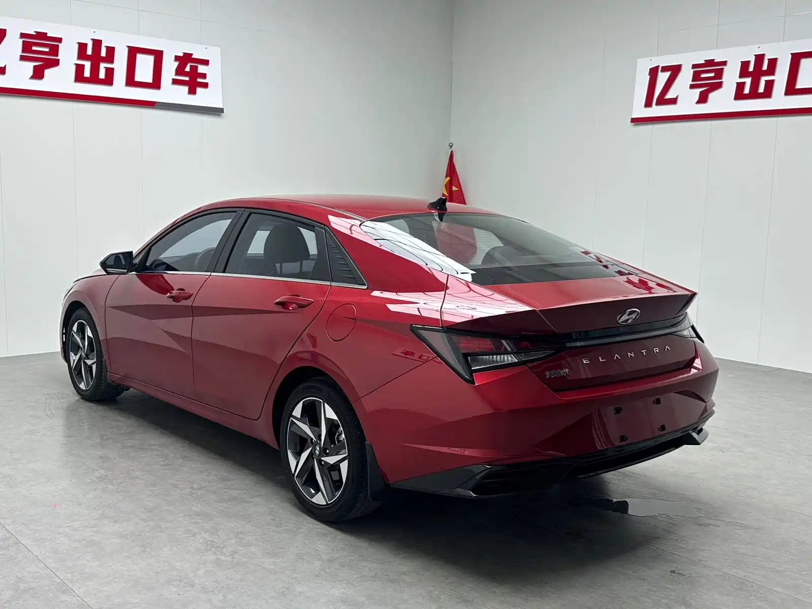 Фото 23 - Hyundai Elantra