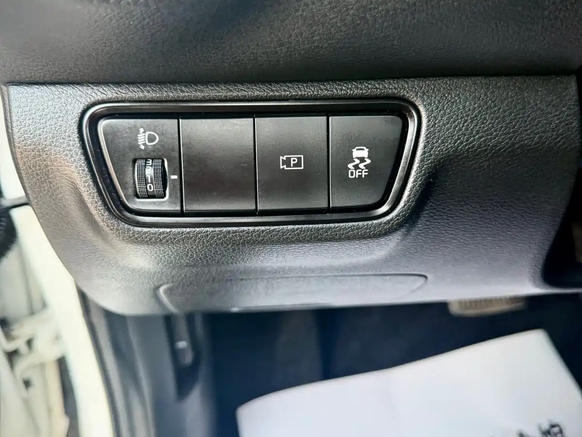Kia K3 2023 Model 1.5L CVT Luxury Edition фото 21