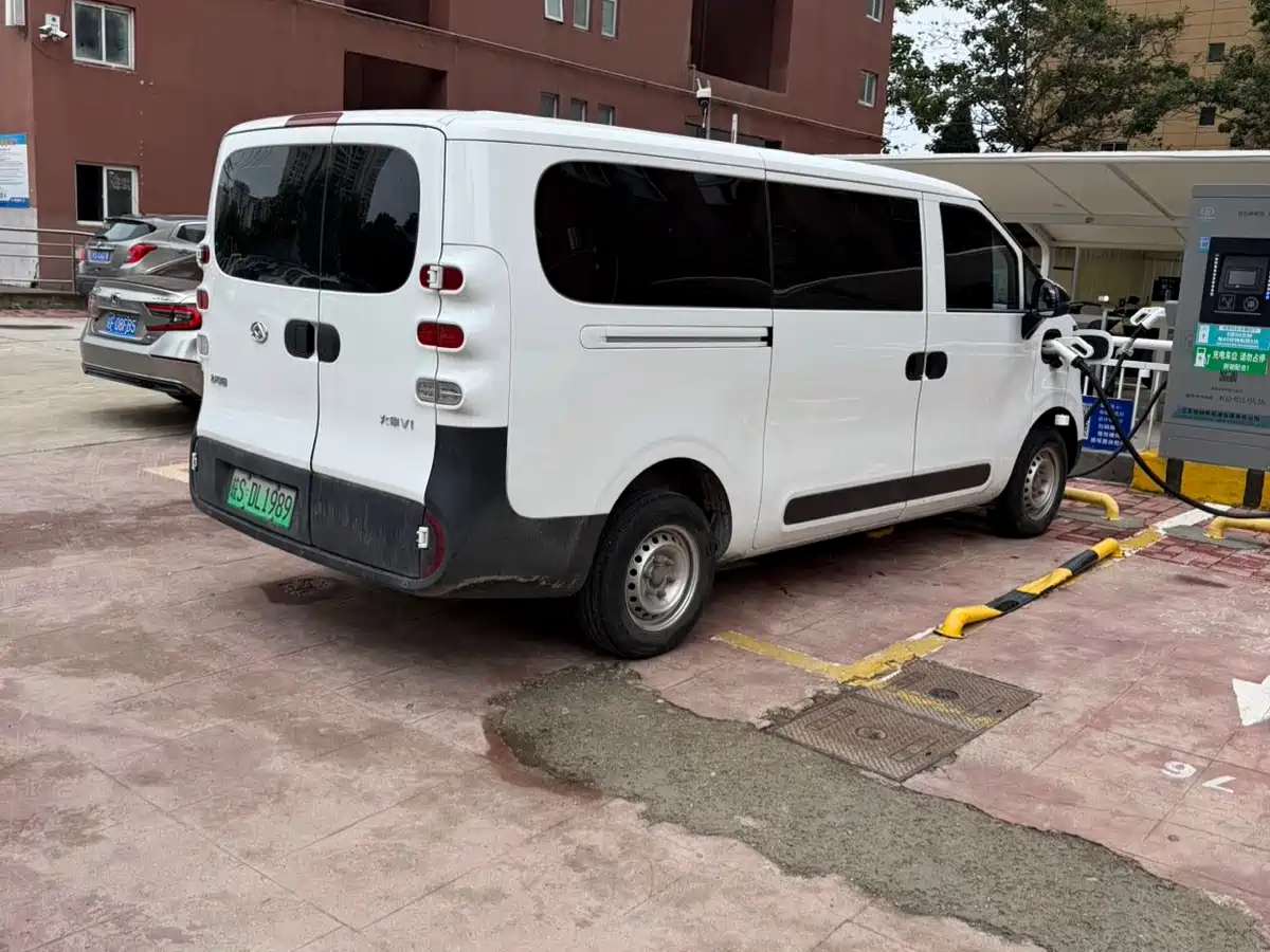 Maxus Dana V1 2025 2025 Model V1+ Short Wheelbase Low Roof Multi-purpose Version (50kWh)