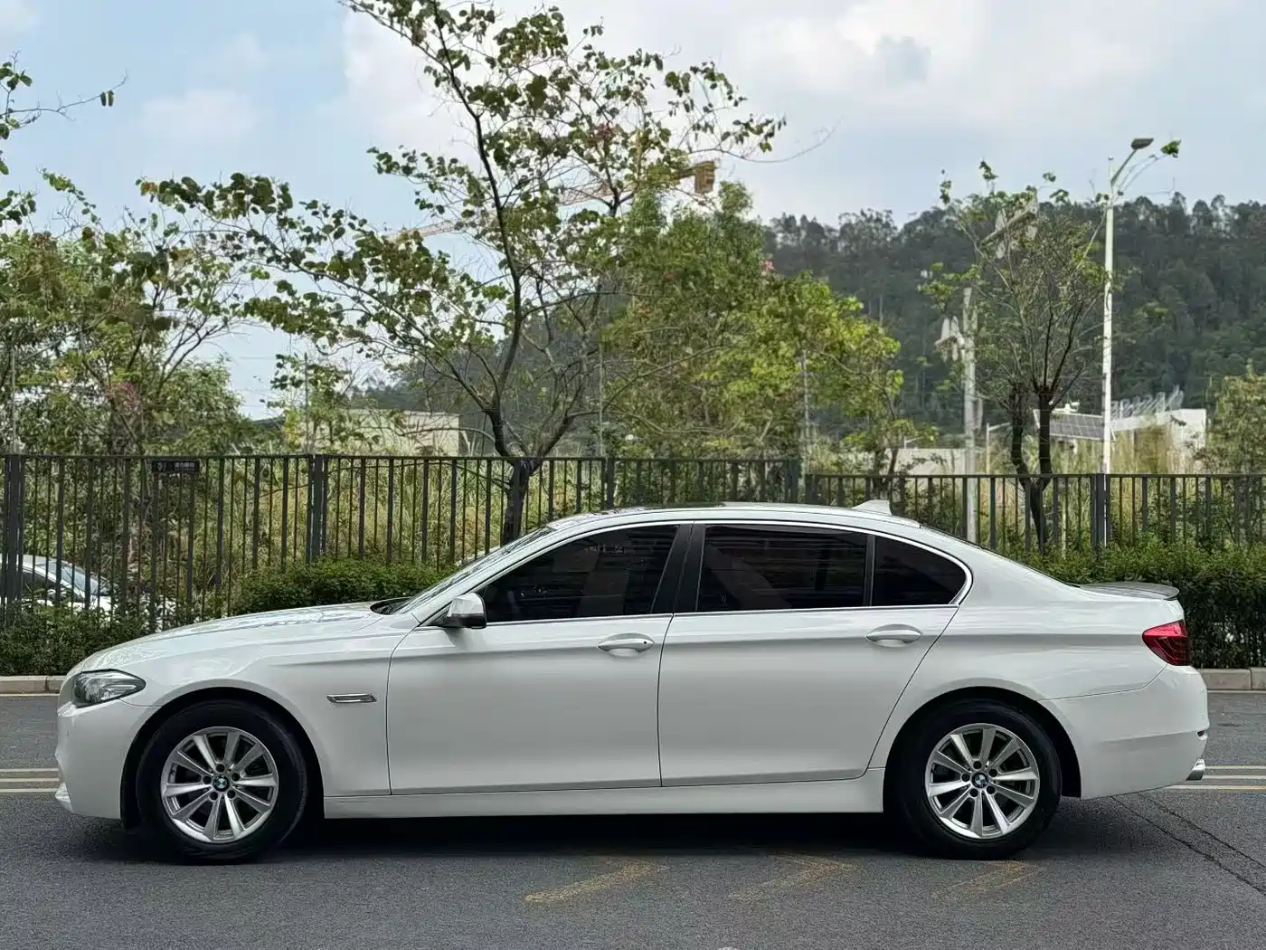 BMW 5 Series 2014 525Li Luxury Design Package фото 7