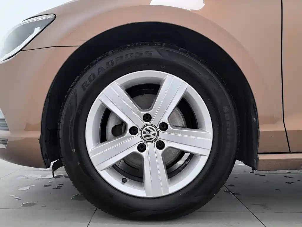 Photo 17 - Volkswagen Lamando