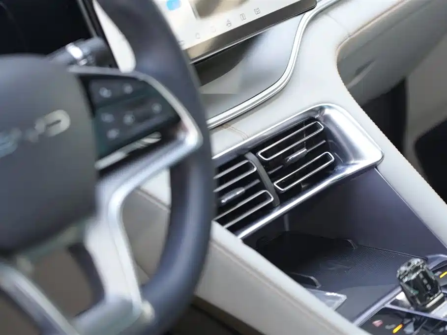 BYD Song PLUS PHEV 2023 Champion Edition DM-i 150KM Flagship PLUS фото 13