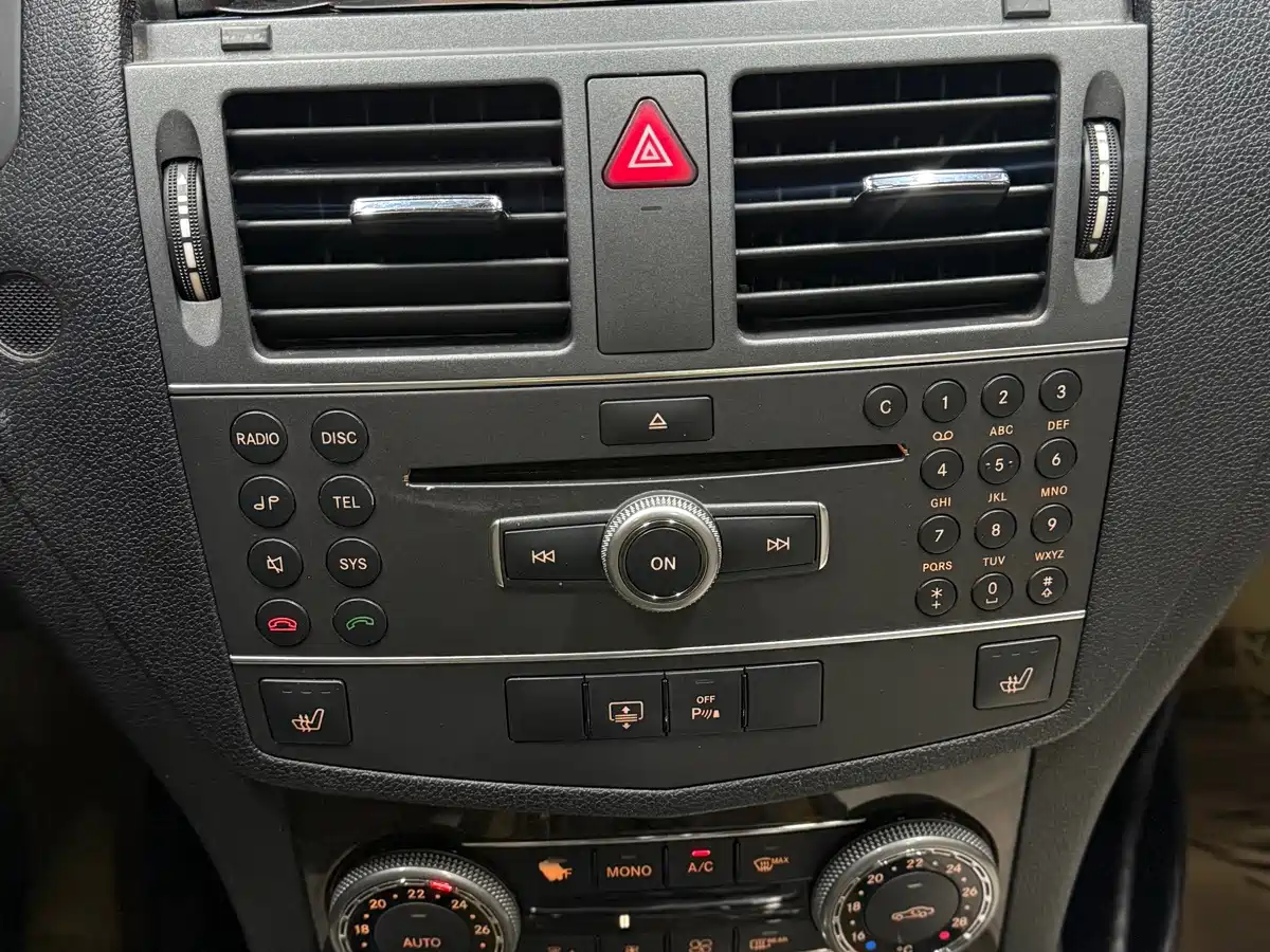 Фото 20 - Mercedes-Benz C-Class