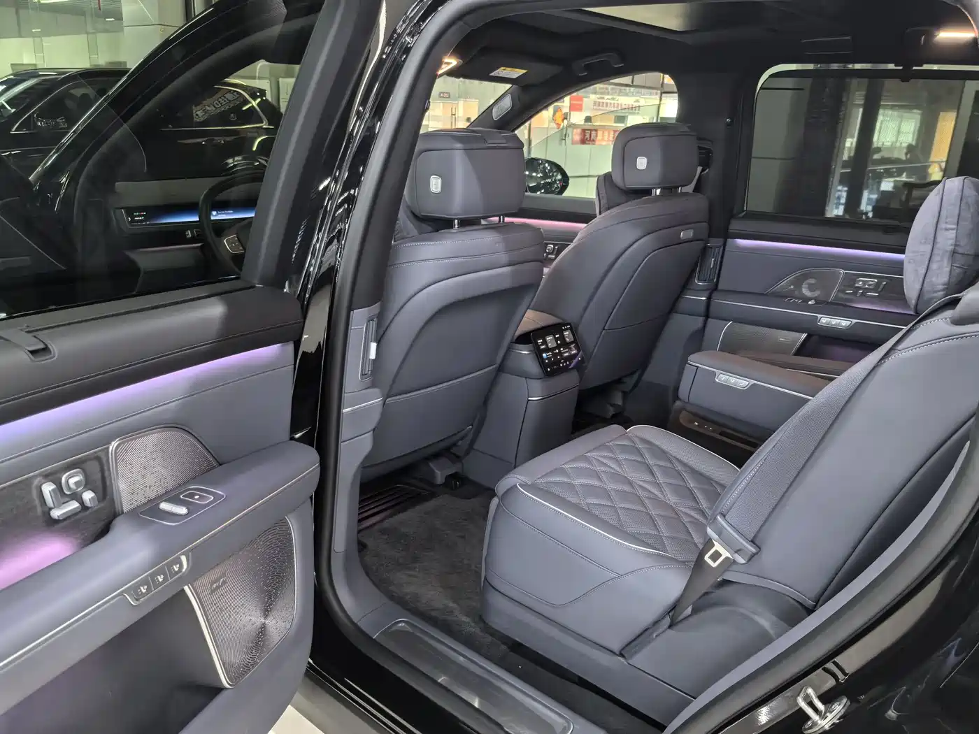 NIO ES8 2025 Model 6-Seat Executive Luxury Edition фото 12