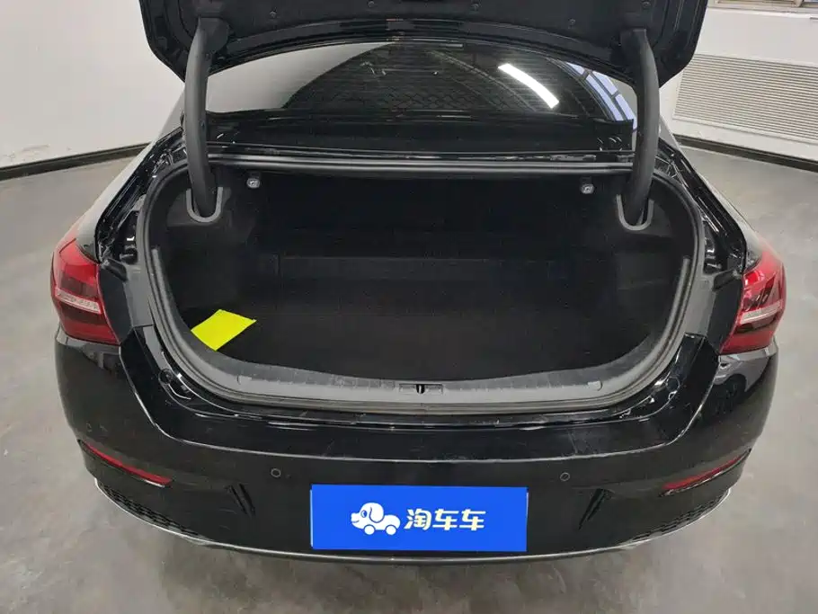 Фото 4 - Hongqi H5