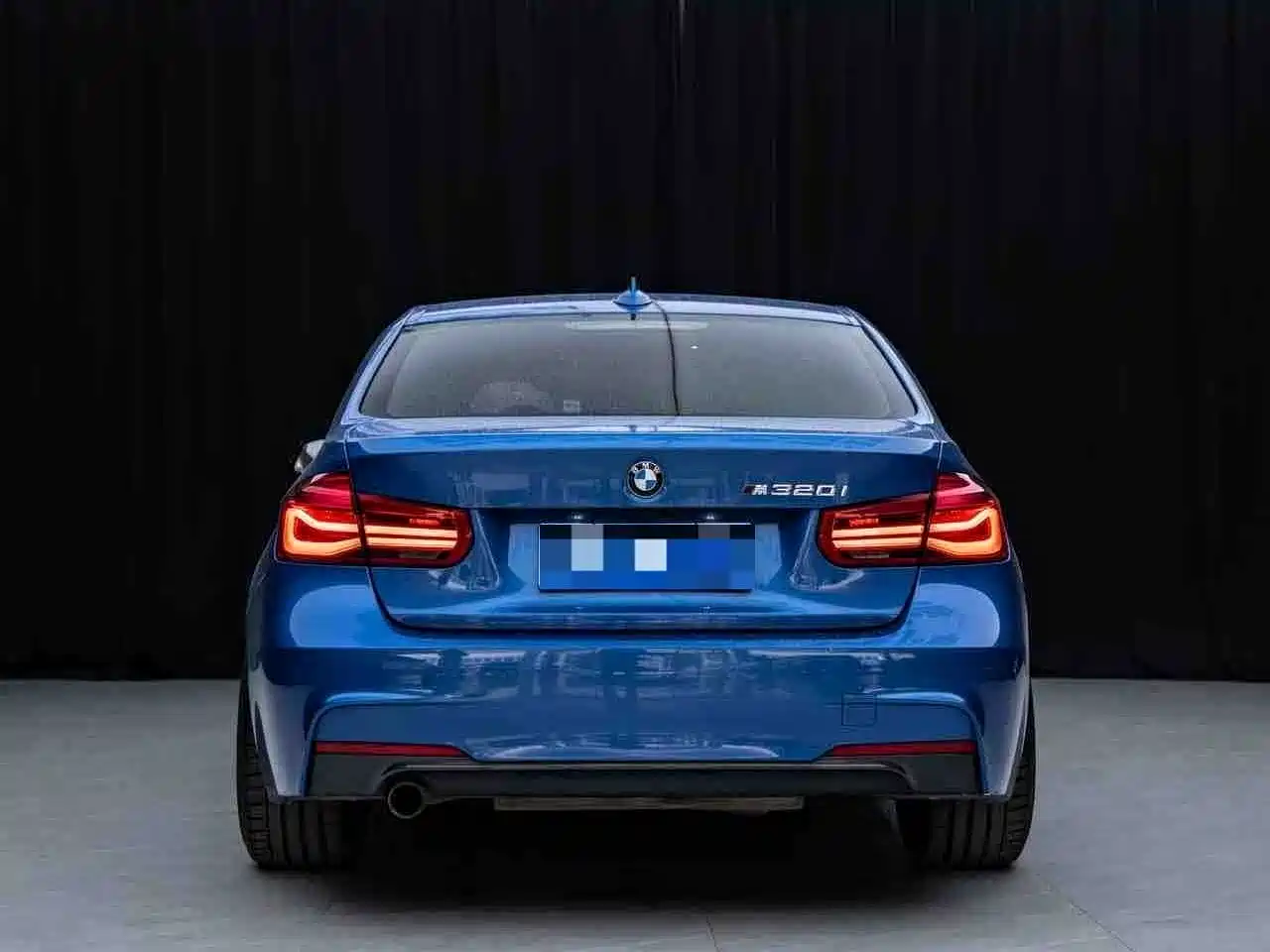 Photo 3 - BMW 3 Series