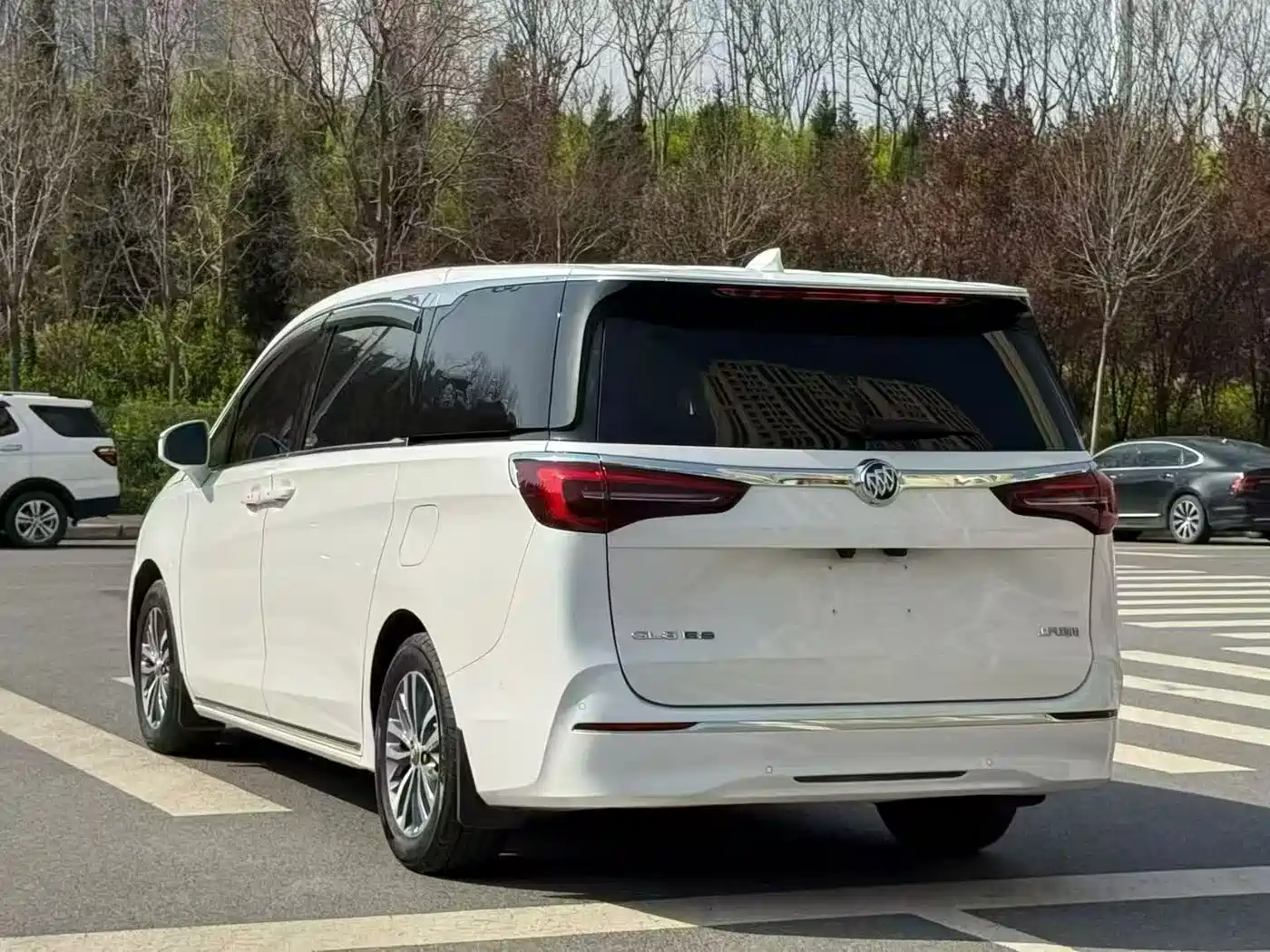 Buick GL8 2023 ES Landmaster Exclusive фото 7