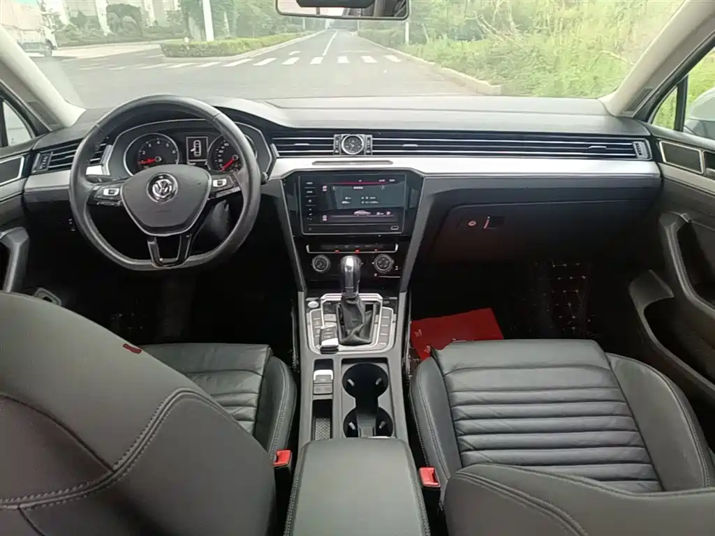 Volkswagen Magotan 2017 330TSI DSG Leading фото 10