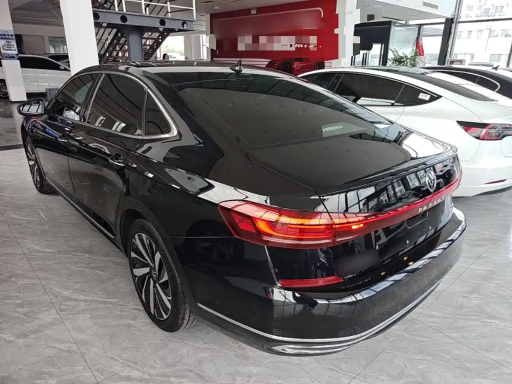 Volkswagen Passat 2023 330TSI Elite Edition фото 5