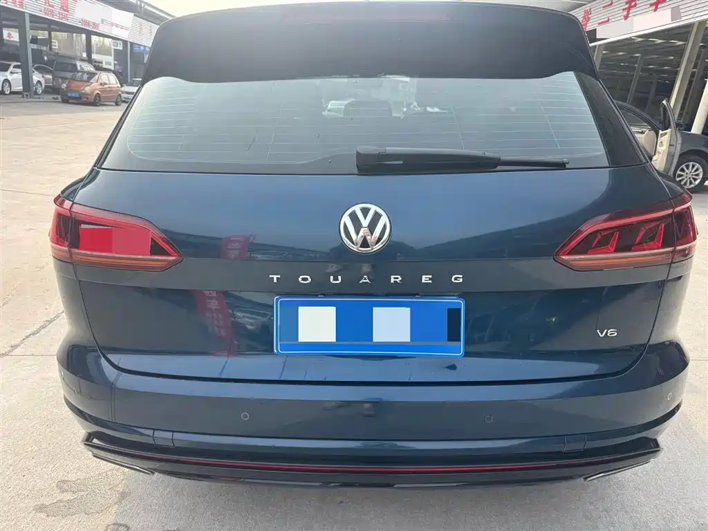 VOLKSWAGEN TOUAREG