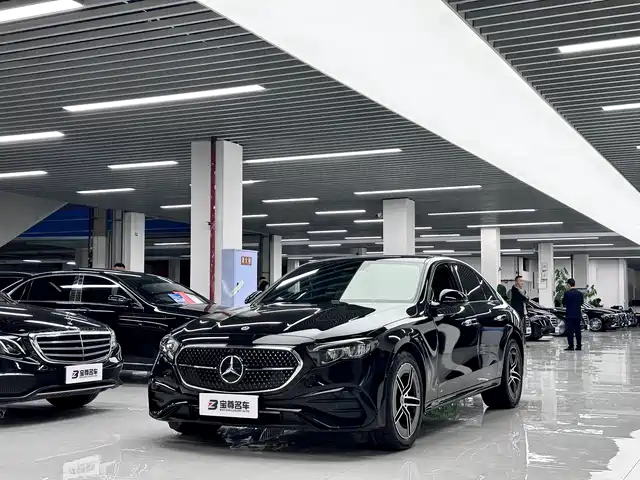 MERCEDES-BENZ E CLASS