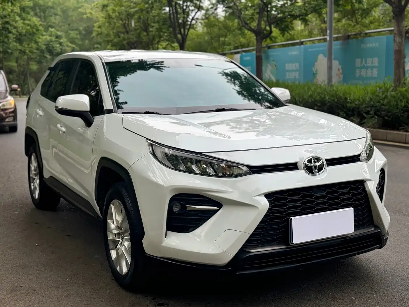 Фото 3 - Toyota Wildlander