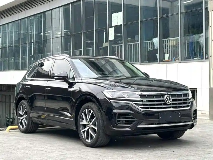 Фото 3 - Volkswagen Touareg