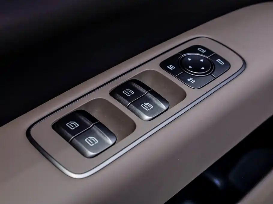 Li Auto i6 2025 2025 2WD Base Model
