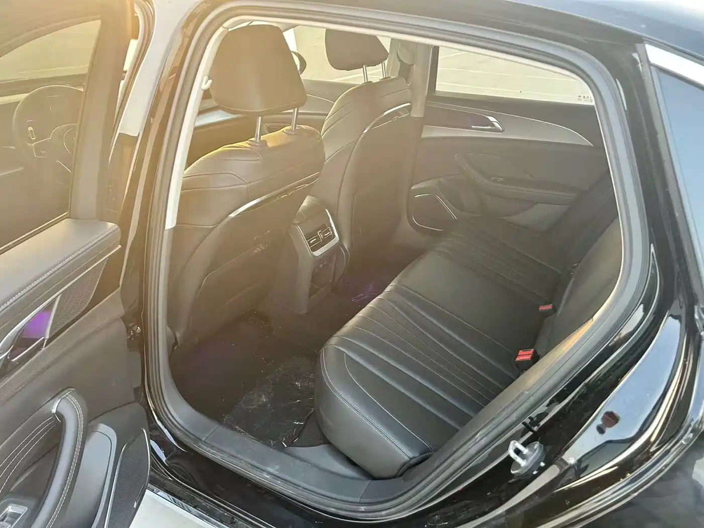Hongqi H5 2024 1.5T DCT Smart Connect Flag Rhythm Edition фото 8