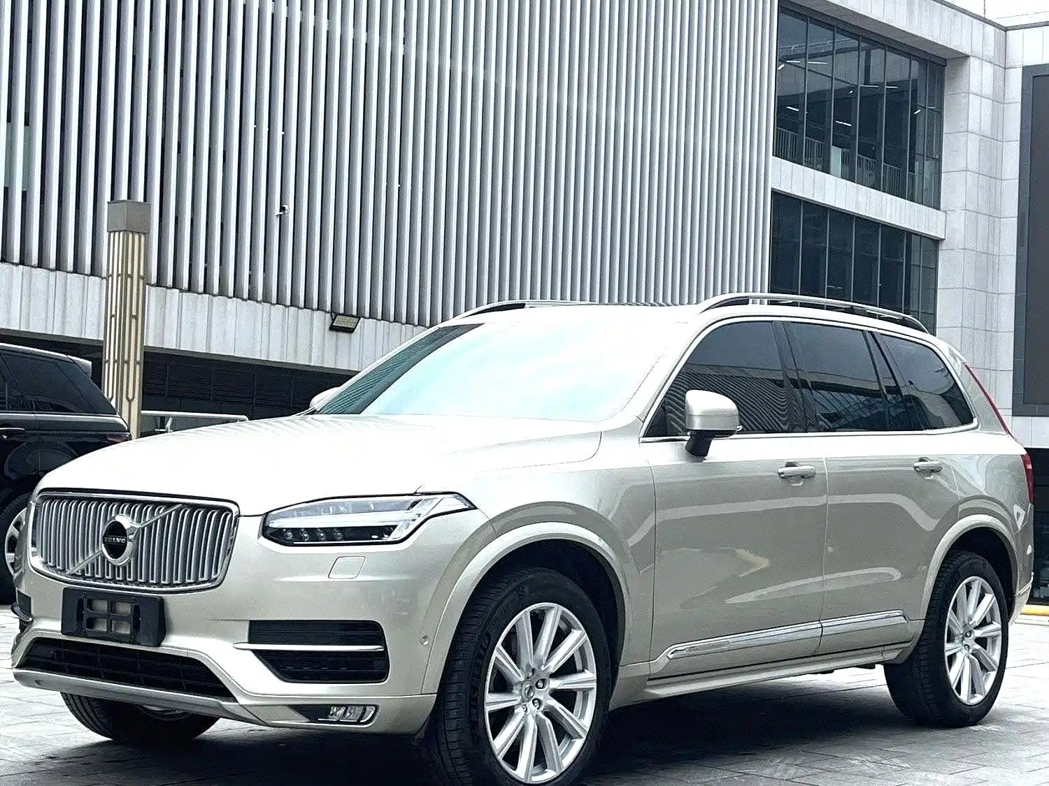 Фото 1 - Volvo XC90