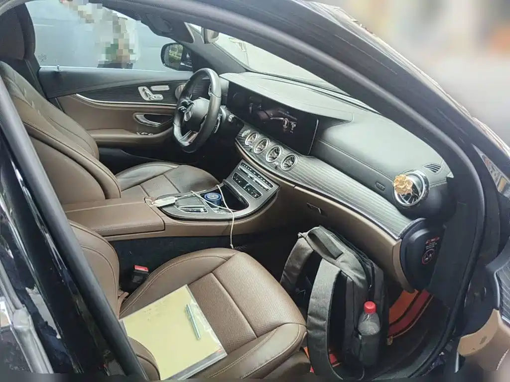 Mercedes-Benz E-Class, миниатюра 10
