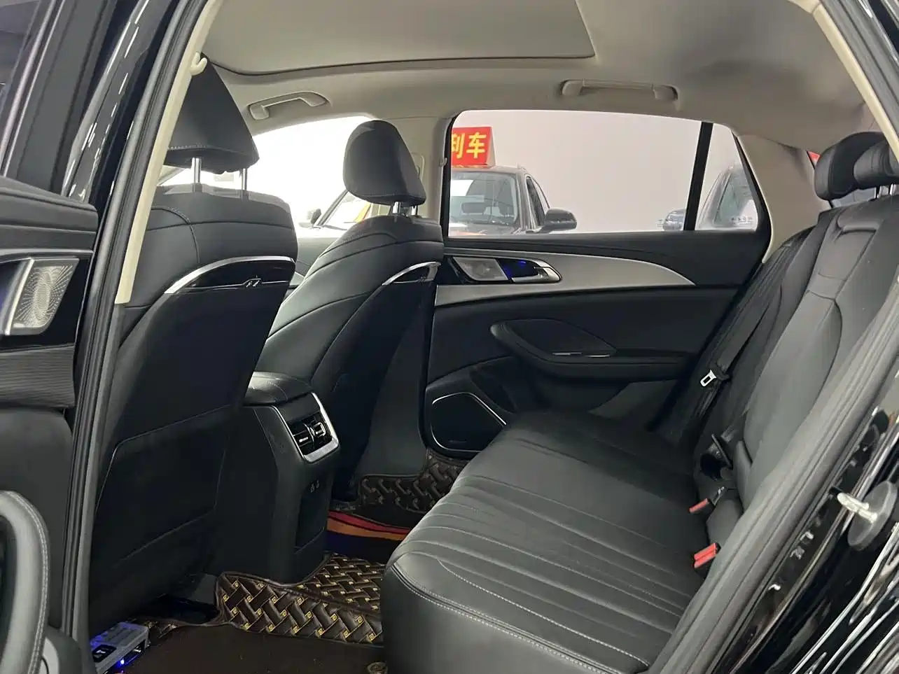 Hongqi H5 2023 1.5T DCT Smart Connect Flag Rhythm фото 24