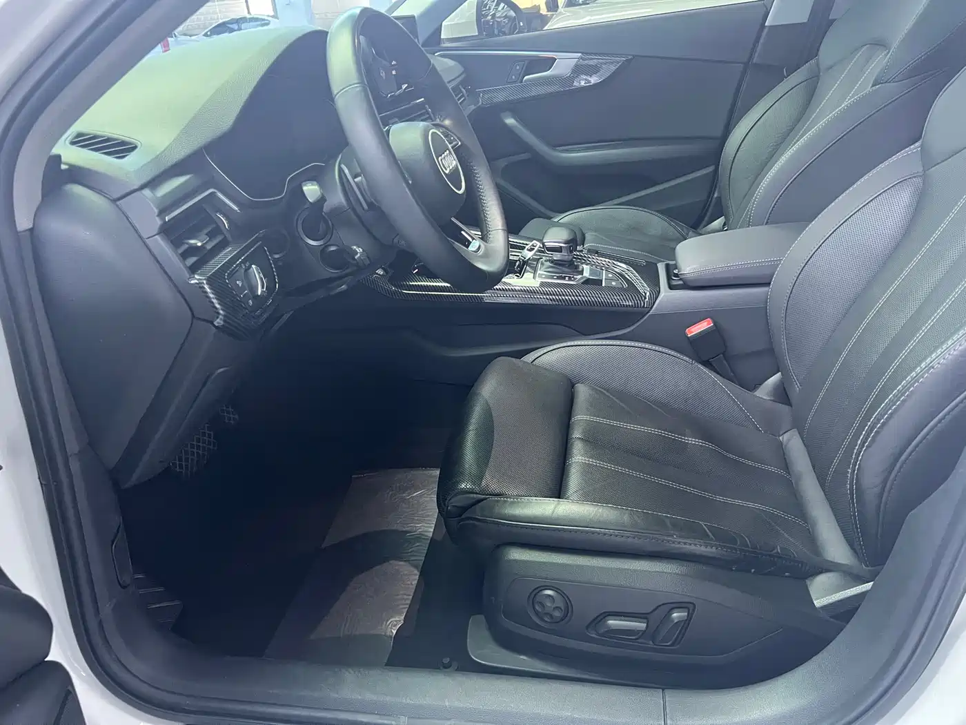 Audi A4L 2020 40 TFSI Luxury Dynamic фото 5
