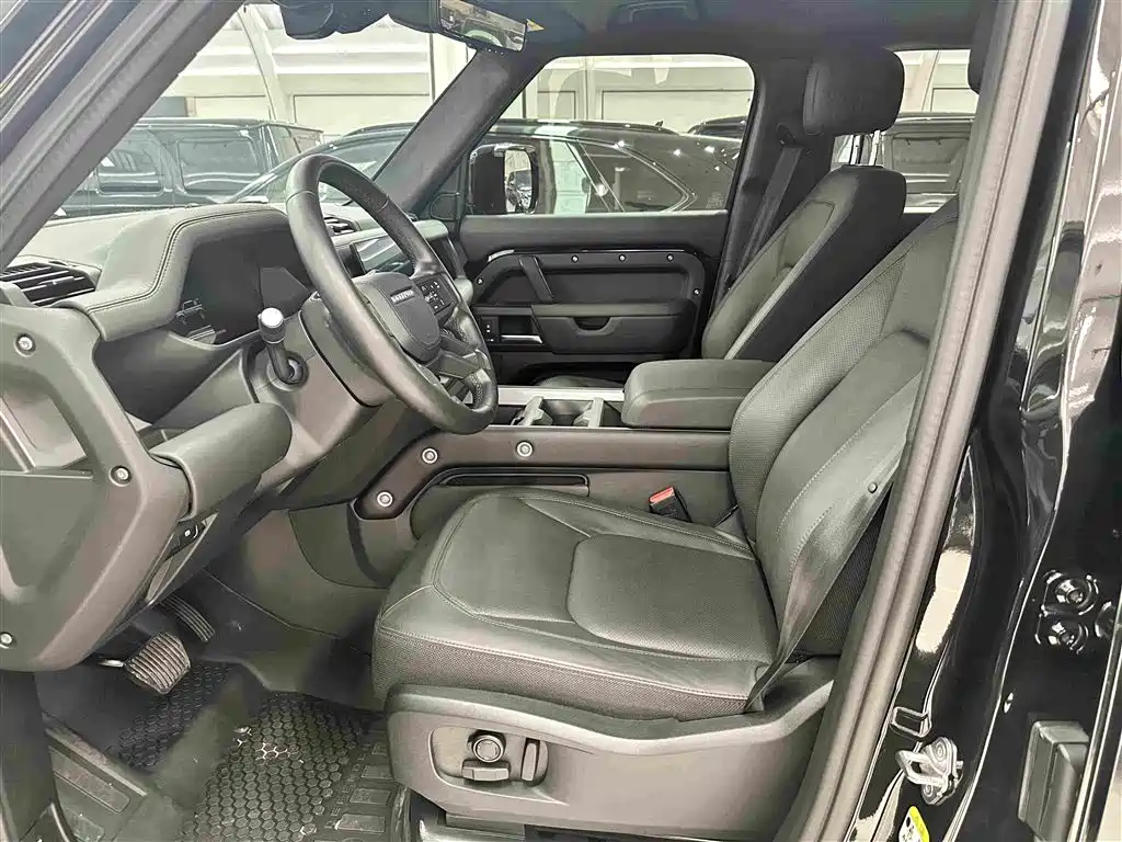 Land Rover Defender 2026 2025 110 3.0T P400 Dark Special Edition