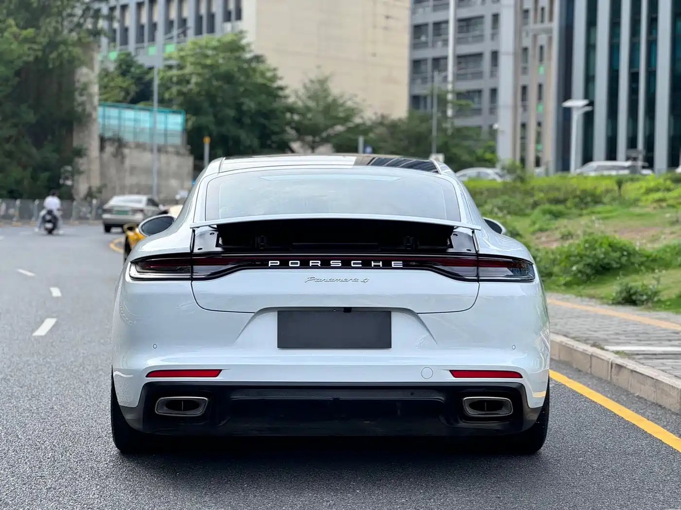 Porsche Panamera 2022 Panamera 4 Executive Long Wheelbase 2.9T фото 16