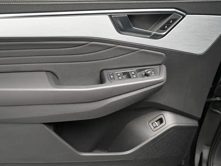 Volkswagen Talagon 2022 380TSI 4WD Luxury Premium Pro Edition 6-seater фото 3