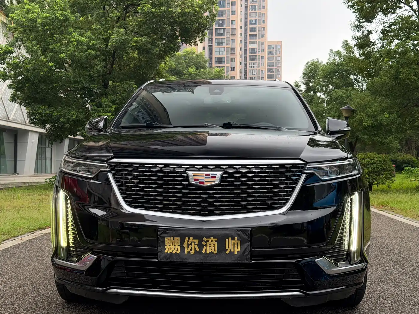 Photo 2 - Cadillac XT6