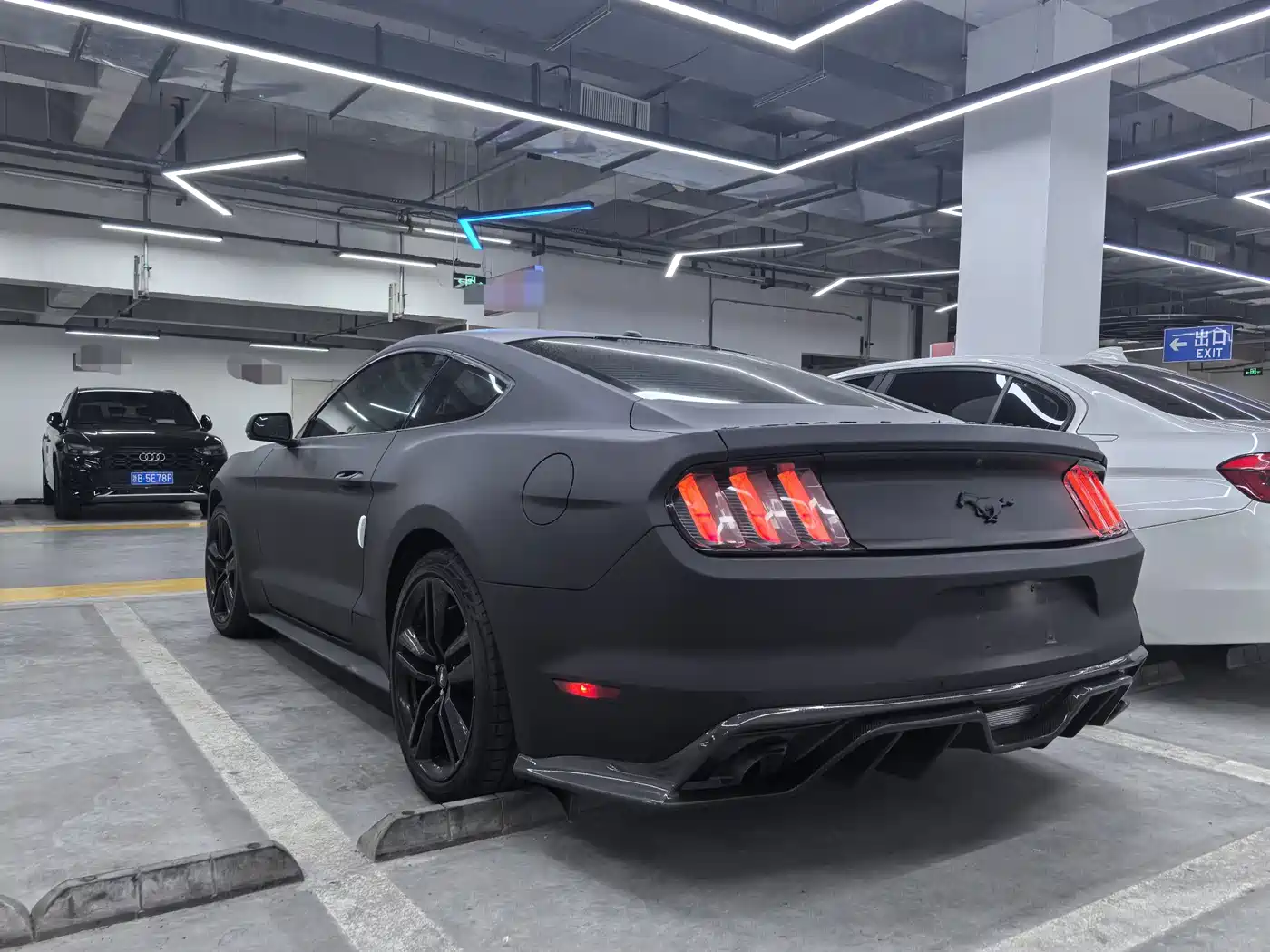 Photo 14 - Ford Mustang