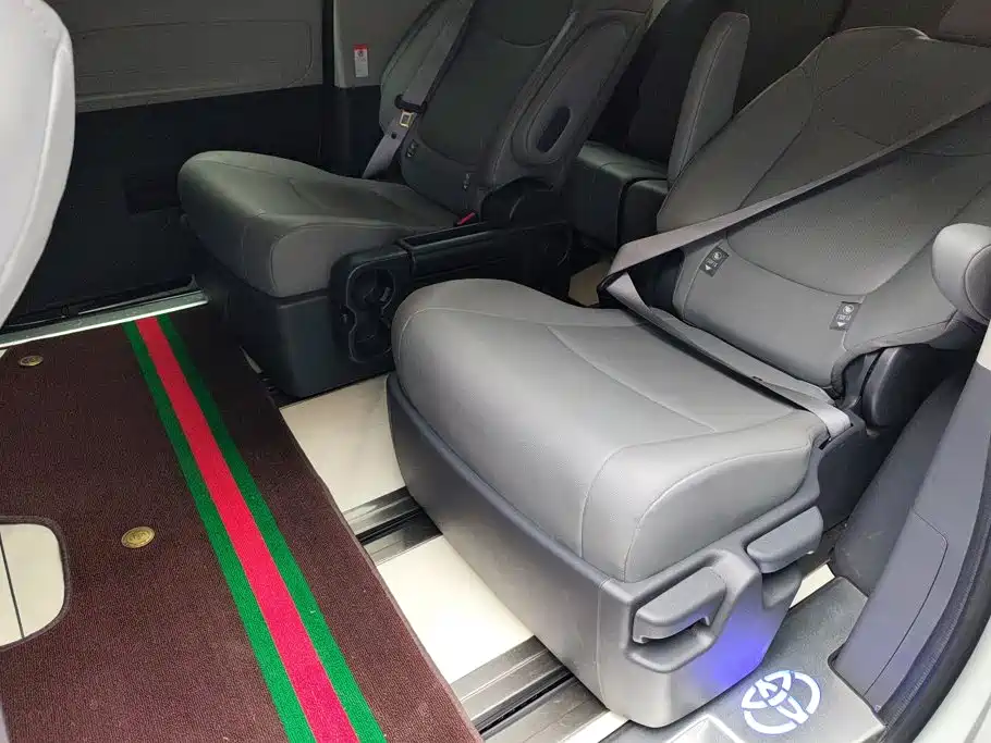 Toyota Granvia 2024 2023 2.5L Hybrid Comfort Edition