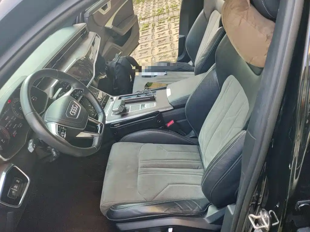 Photo 8 - Audi A6L