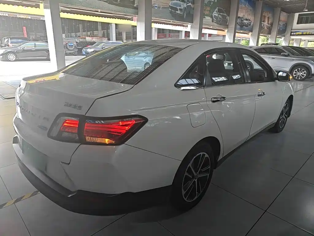 Venucia D60 2018 2018 1.6L CVT Smart Elite Edition