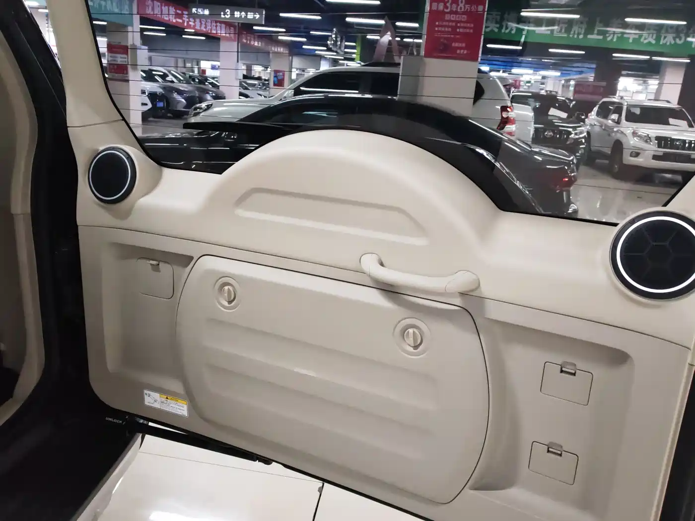 Mitsubishi Pajero (Import) 2020 3.0L Automatic Premium Edition фото 14