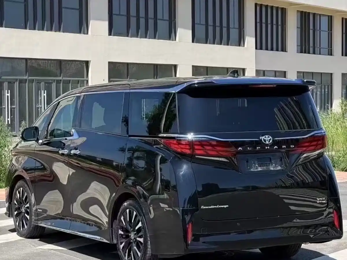 Toyota Alphard 2025 Hybrid 2.5L Prestige Gold Edition фото 5
