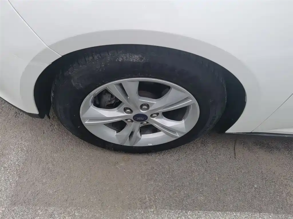 Ford Focus 2019 2018 Hatchback Classic 1.6L Automatic Comfort Smart Edition