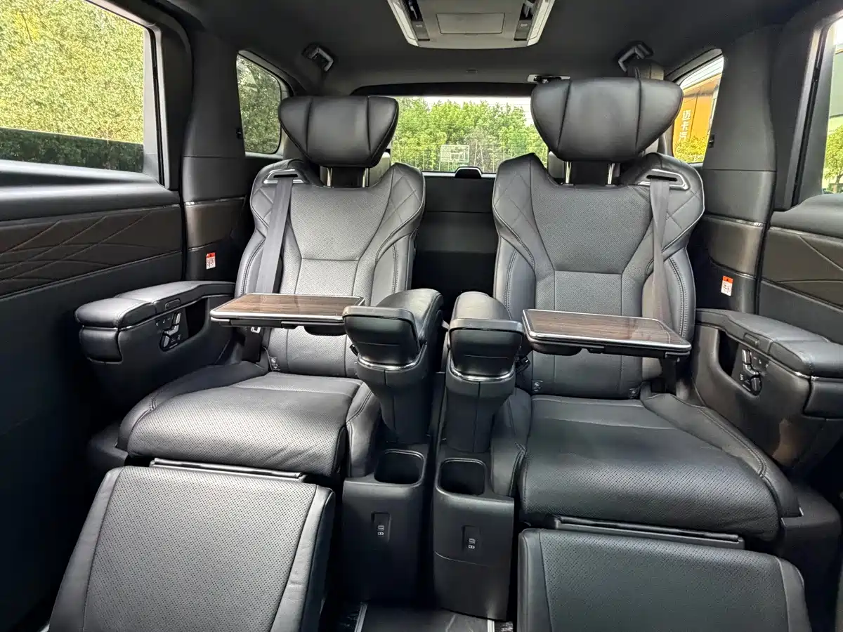 Toyota Vellfire 2025 2024 Crown Hybrid 2.5L Executive Premium Edition