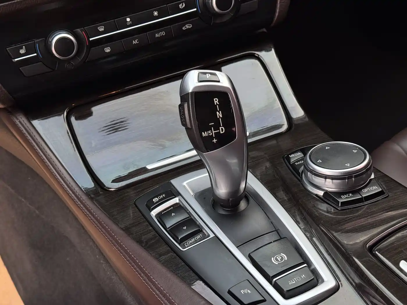 BMW 5 Series 2014 525Li Luxury Design Package фото 4