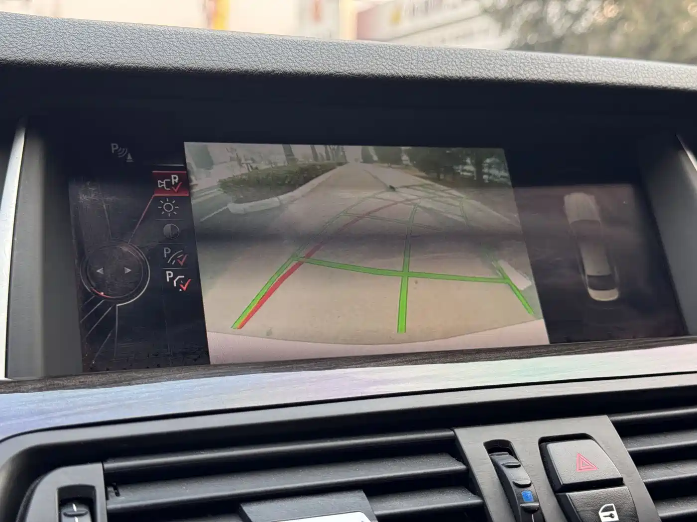 BMW 5 Series 2014 525Li Luxury Design Package фото 11