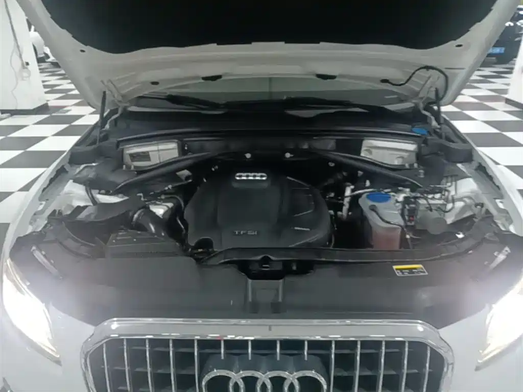 Audi Q5 2015 40 TFSI Technology фото 20