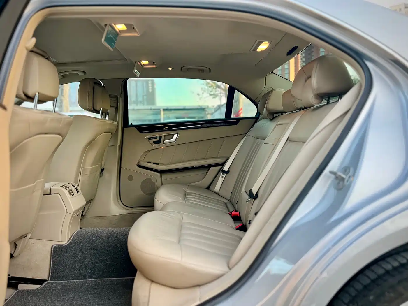 Mercedes-Benz E-Class 2011 E 300 L Elegance фото 32