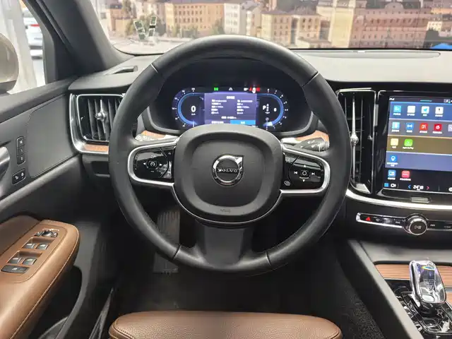 Volvo S60 2025 B4 Smart Elite Luxury Edition — фото 4