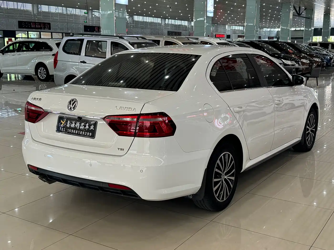 Фото 4 - Volkswagen Lavida