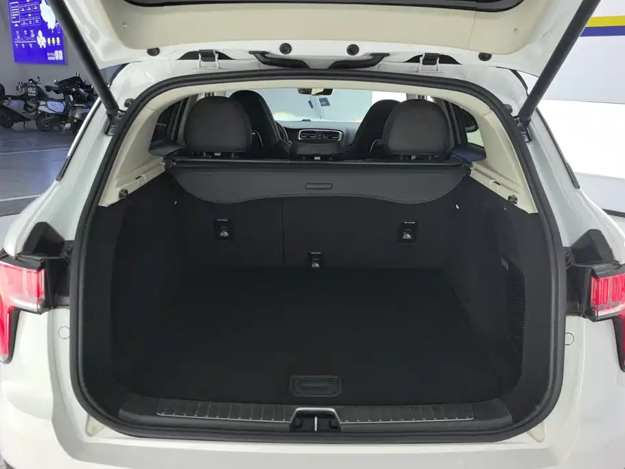Lynk & Co 01 EM-P 2018 2018 1.5T PHEV Jin Pro China V
