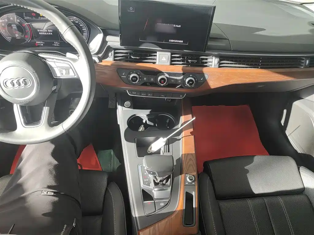 Audi A4L 2020 40 TFSI Fashion Dynamic Edition фото 12