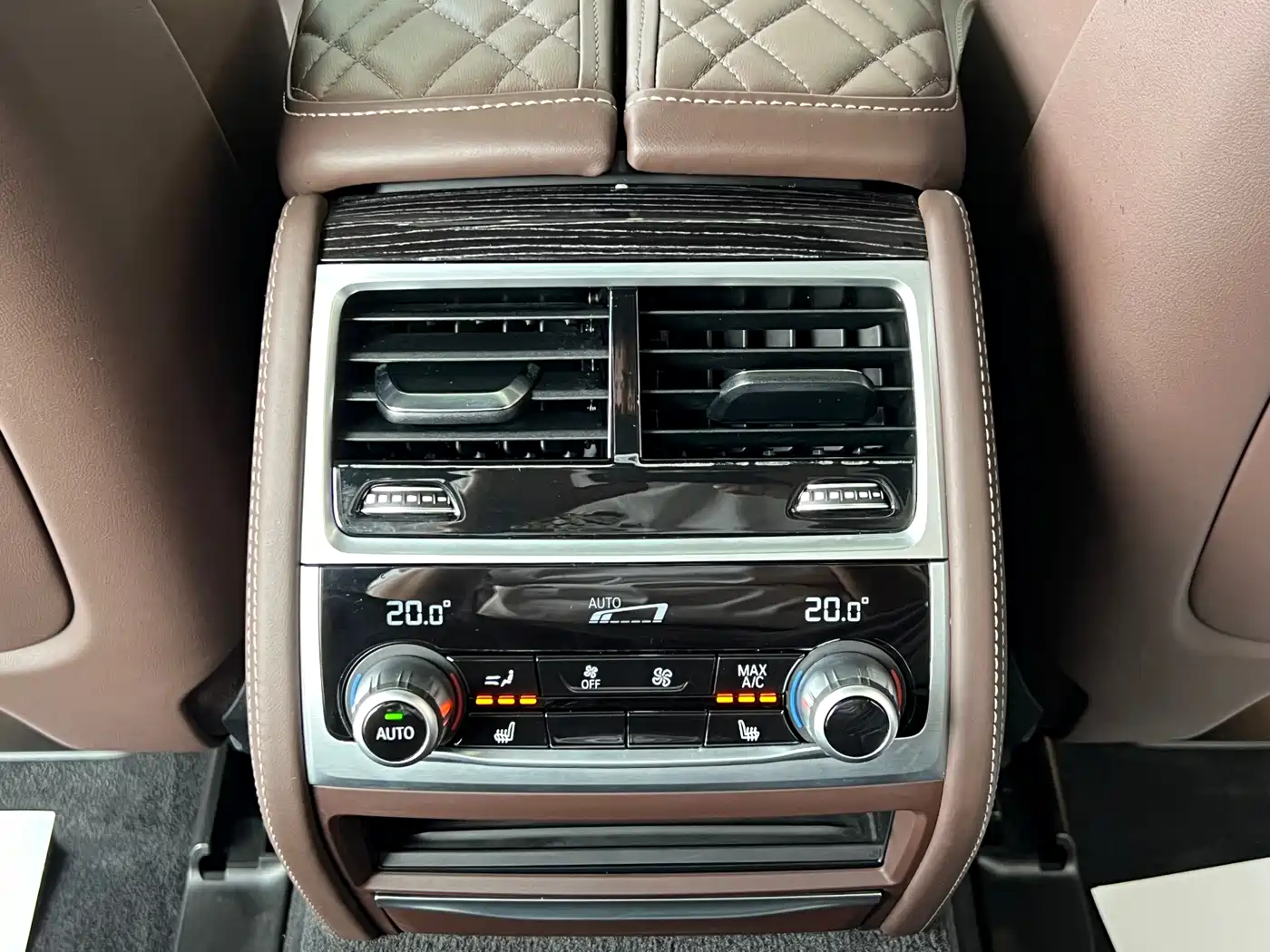 BMW 7 Series 2021 Model 740Li Leading M Sport Package фото 14