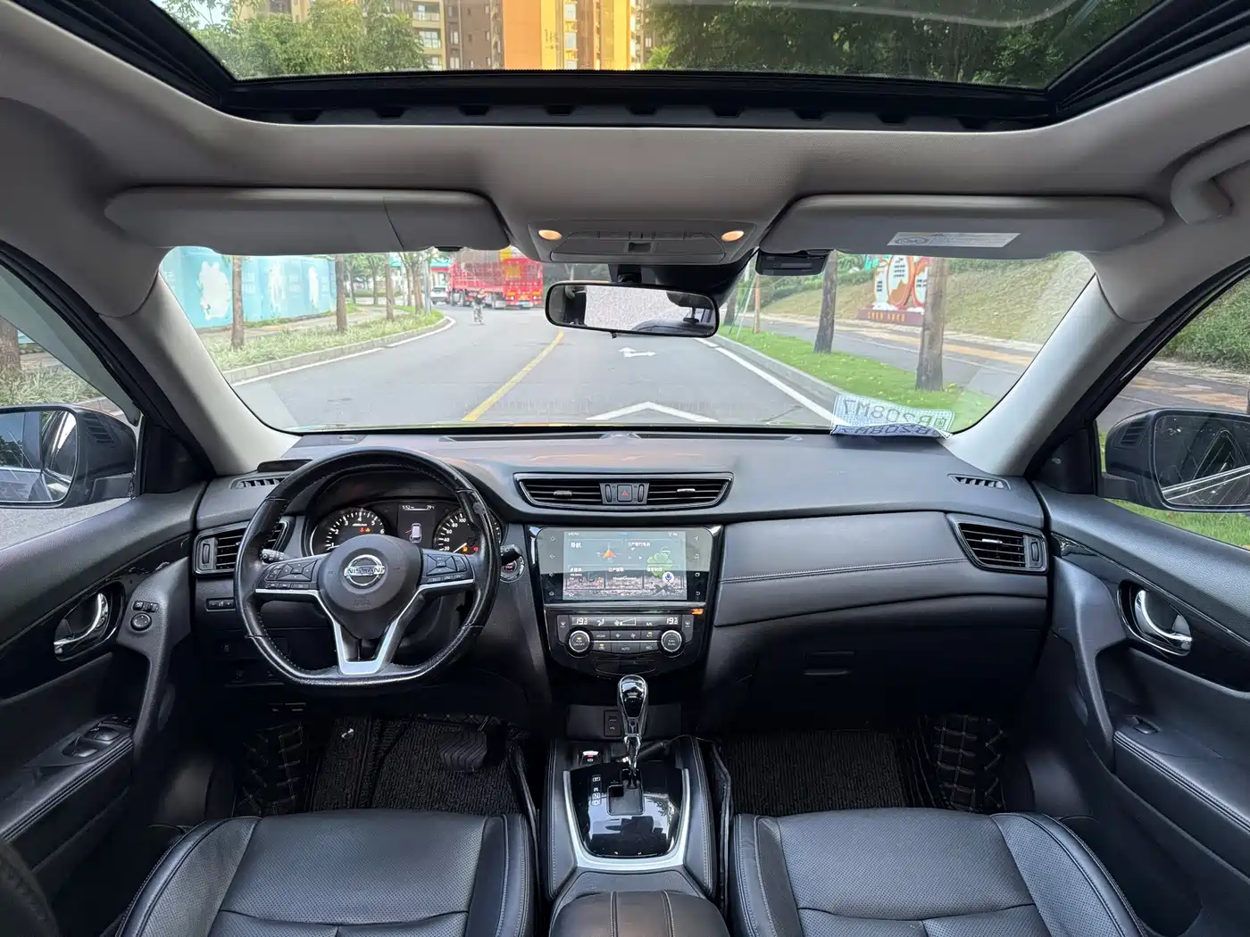 Photo 10 - Nissan X-Trail