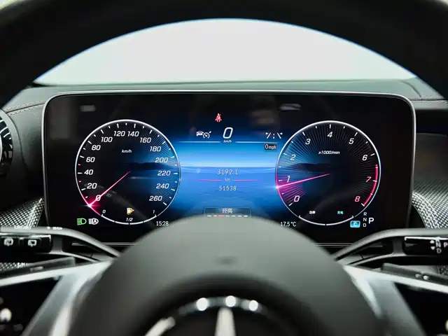 Mercedes-Benz GLC 2023 Facelift GLC 260 L 4MATIC Luxury 5-Seater — фото 5